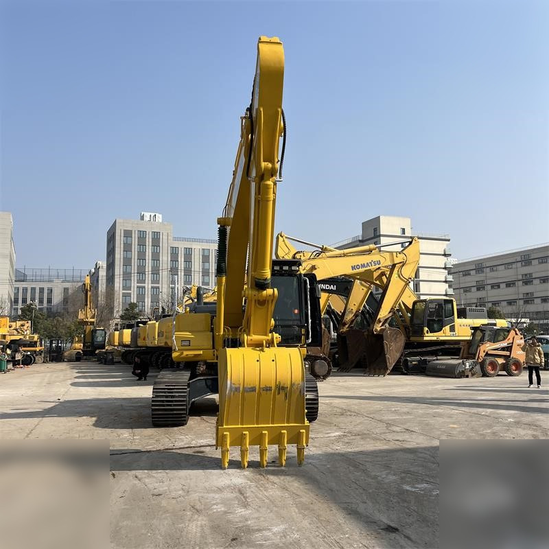 KOMATSU PC220-8 - Гусеничный экскаватор: фото 5 KOMATSU PC220-8 - Гусеничный экскаватор: фото 5