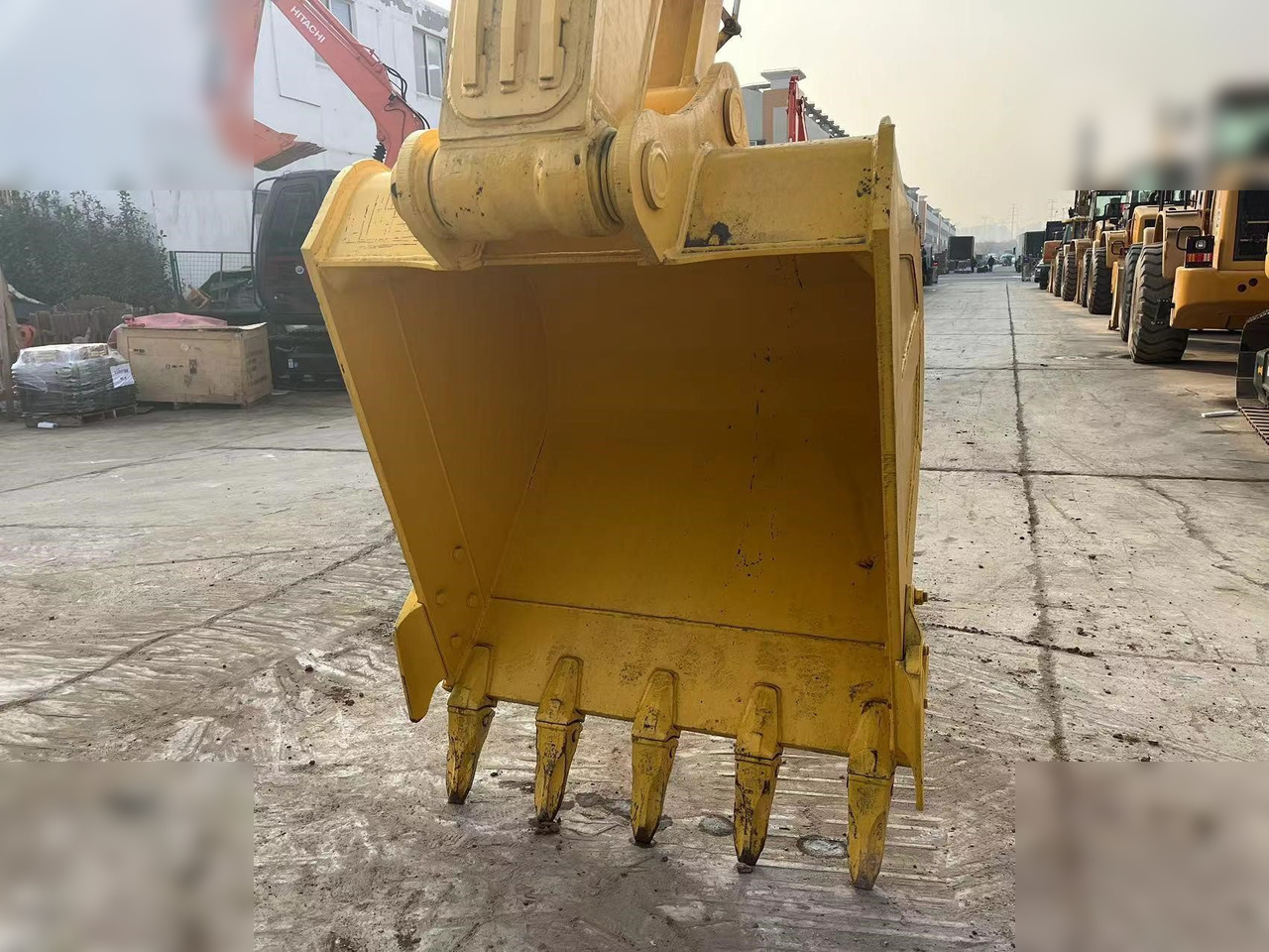 KOMATSU PC220-8M0 - Гусеничный экскаватор: фото 3 KOMATSU PC220-8M0 - Гусеничный экскаватор: фото 3