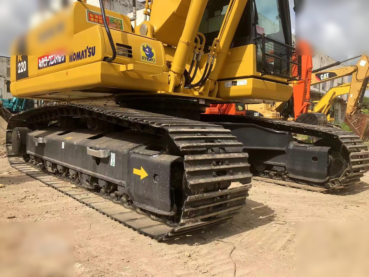 KOMATSU PC220-8N1 - Гусеничный экскаватор: фото 3 KOMATSU PC220-8N1 - Гусеничный экскаватор: фото 3