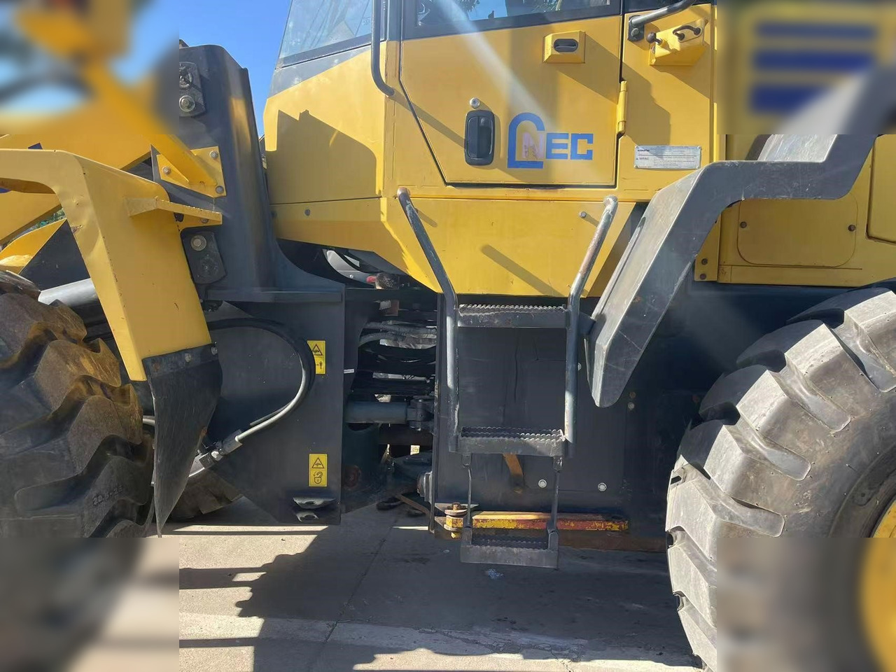 KOMATSU WA320-5 - Колёсный погрузчик: фото 3 KOMATSU WA320-5 - Колёсный погрузчик: фото 3