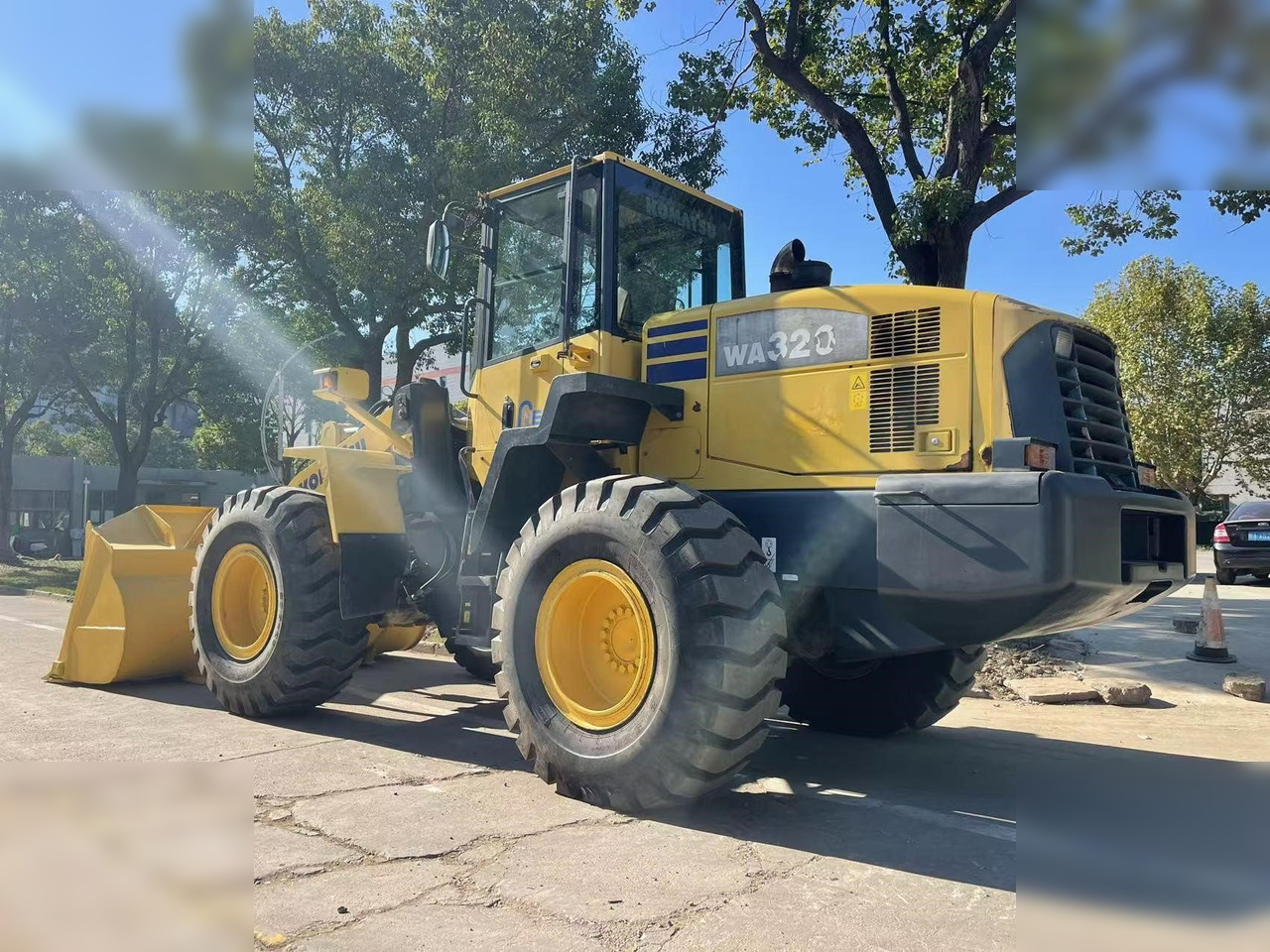 KOMATSU WA320-5 - Колёсный погрузчик: фото 3 KOMATSU WA320-5 - Колёсный погрузчик: фото 3