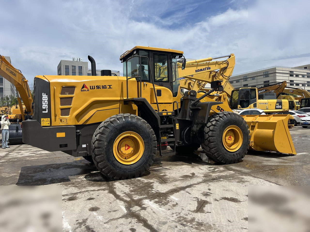 SDLG L958F - Колёсный погрузчик: фото 1 SDLG L958F - Колёсный погрузчик: фото 1