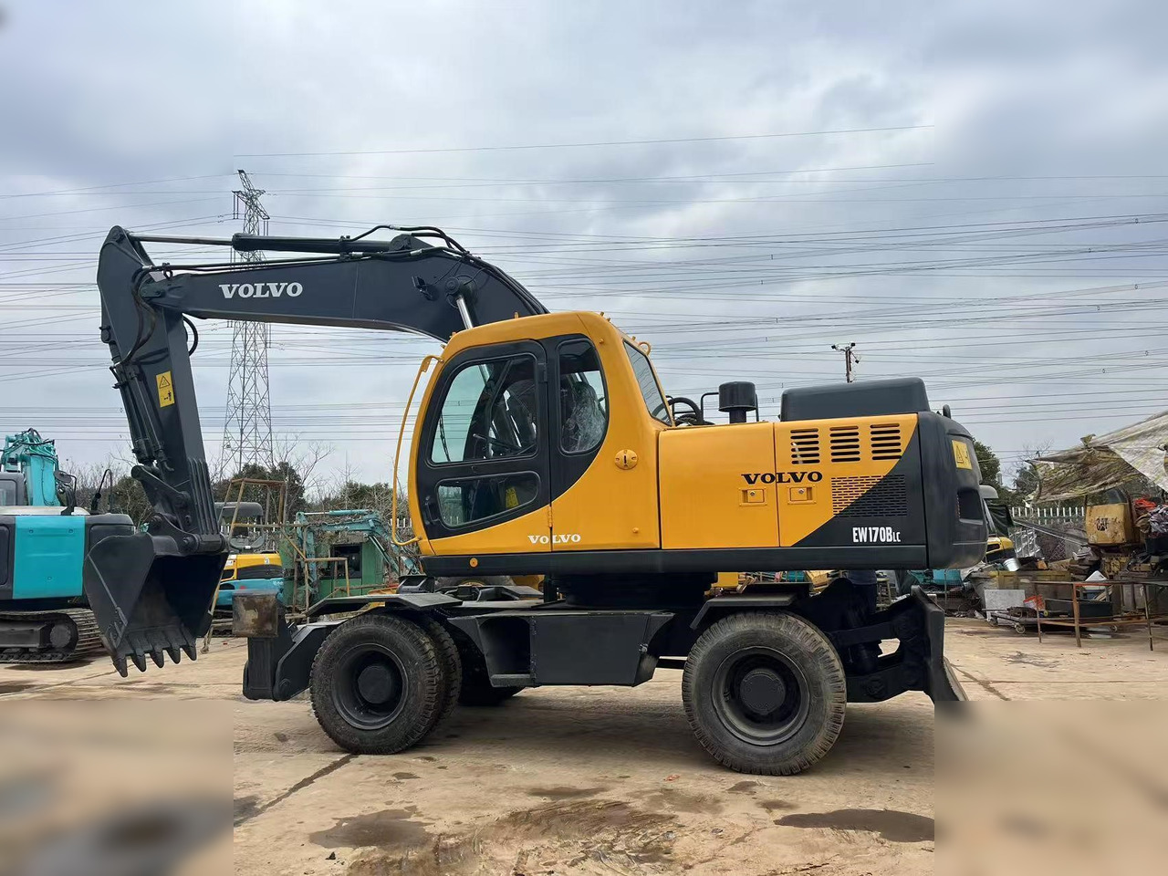 VOLVO EW170 - Колёсный экскаватор: фото 1 VOLVO EW170 - Колёсный экскаватор: фото 1