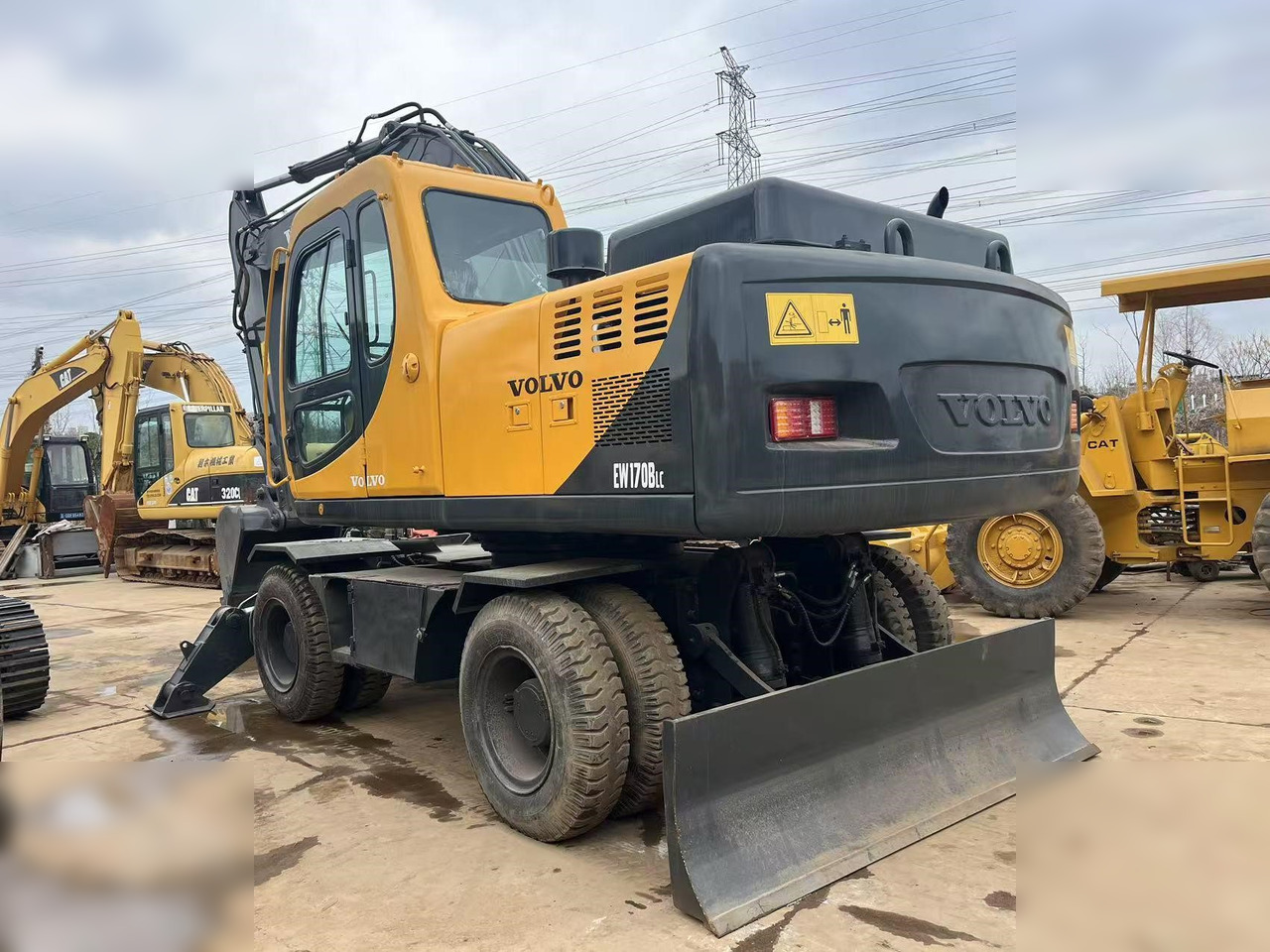 VOLVO EW170 - Колёсный экскаватор: фото 5 VOLVO EW170 - Колёсный экскаватор: фото 5