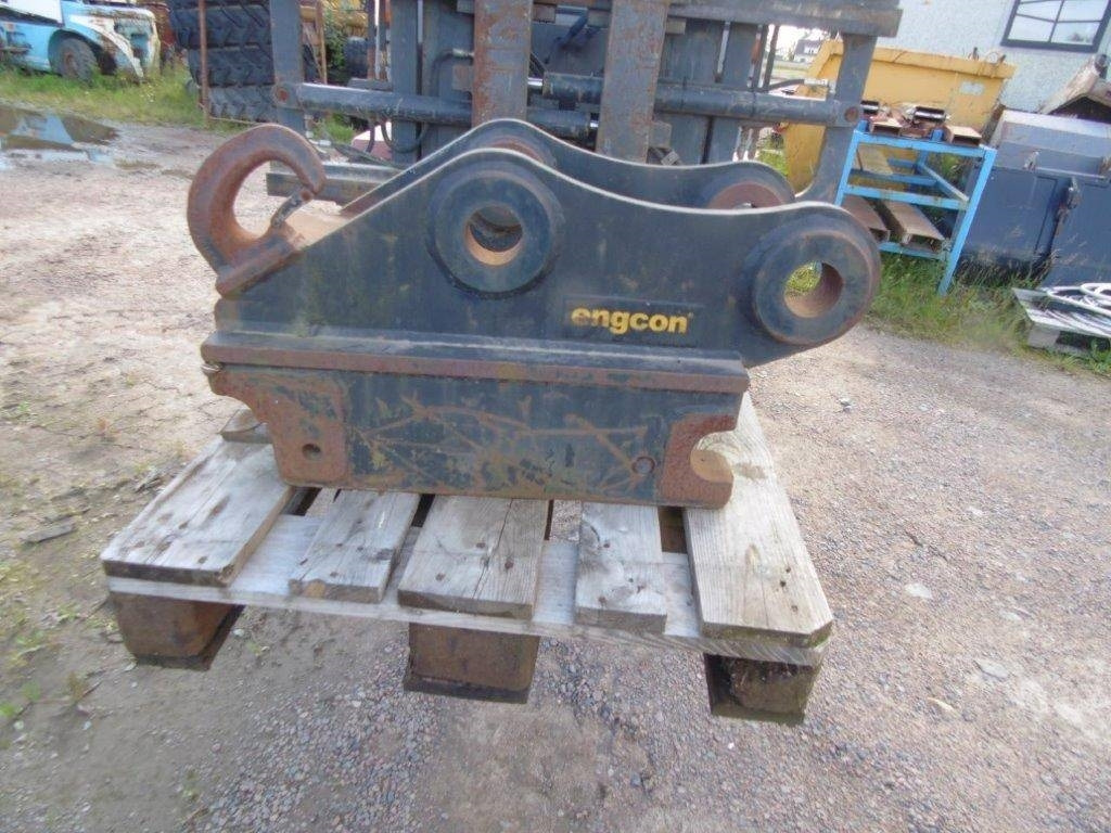 Engcon snabbfäste till Hitachi 210 - Сцепное устройство для Строительной техники: фото 1 Engcon snabbfäste till Hitachi 210 - Сцепное устройство для Строительной техники: фото 1