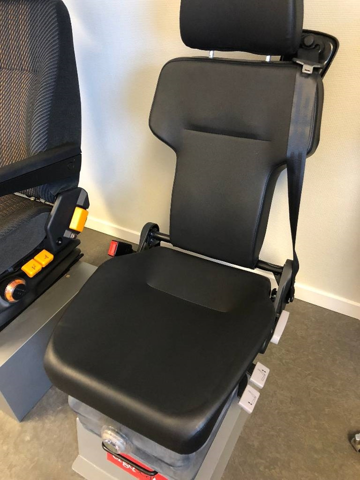 Isringhausen Stolar i olika modeller  - Сиденье для Строительной техники: фото 2 Isringhausen Stolar i olika modeller  - Сиденье для Строительной техники: фото 2