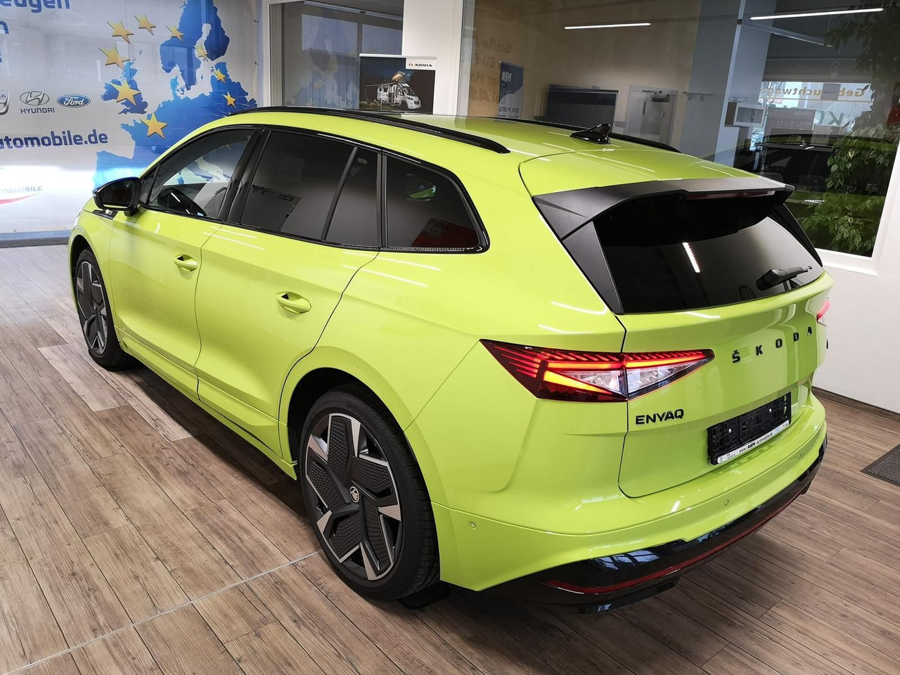 Skoda Enyaq iV RS 220 kW*PSD*AHK*virt.Pedal*360°Kamera - Внедорожник: фото 4 Skoda Enyaq iV RS 220 kW*PSD*AHK*virt.Pedal*360°Kamera - Внедорожник: фото 4