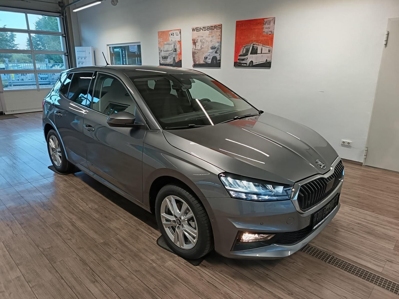 Skoda Fabia 30 Jahre DSG*VORBER.AHK*LED*R-KAM*TEMP*DAB - Седан: фото 3 Skoda Fabia 30 Jahre DSG*VORBER.AHK*LED*R-KAM*TEMP*DAB - Седан: фото 3