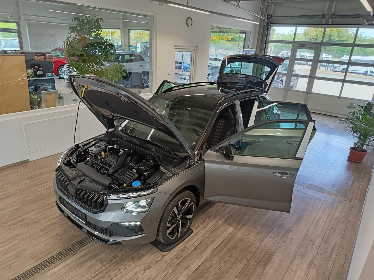 Skoda Kamiq Monte Carlo 1.5 TSI DSG*5J.GARANTIE*PANO* - Внедорожник: фото 2 Skoda Kamiq Monte Carlo 1.5 TSI DSG*5J.GARANTIE*PANO* - Внедорожник: фото 2