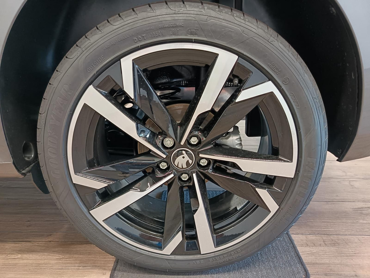 Внедорожник Skoda Kamiq Monte Carlo 1,5 TSI DSG*AHK*PANO*LED*ACC*: фото 24