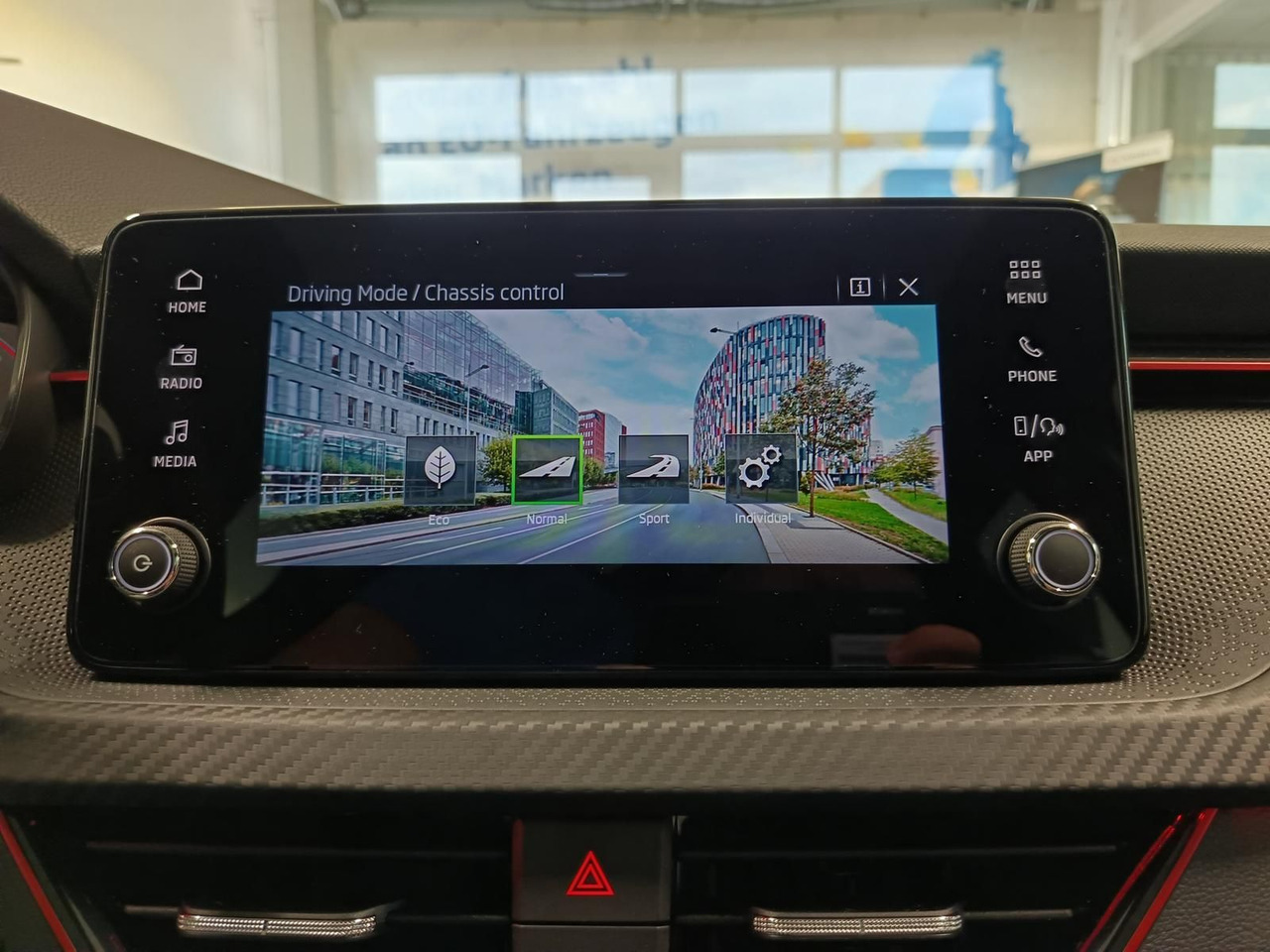 Внедорожник Skoda Kamiq Monte Carlo 1,5 TSI DSG*AHK*PANO*LED*ACC*: фото 15