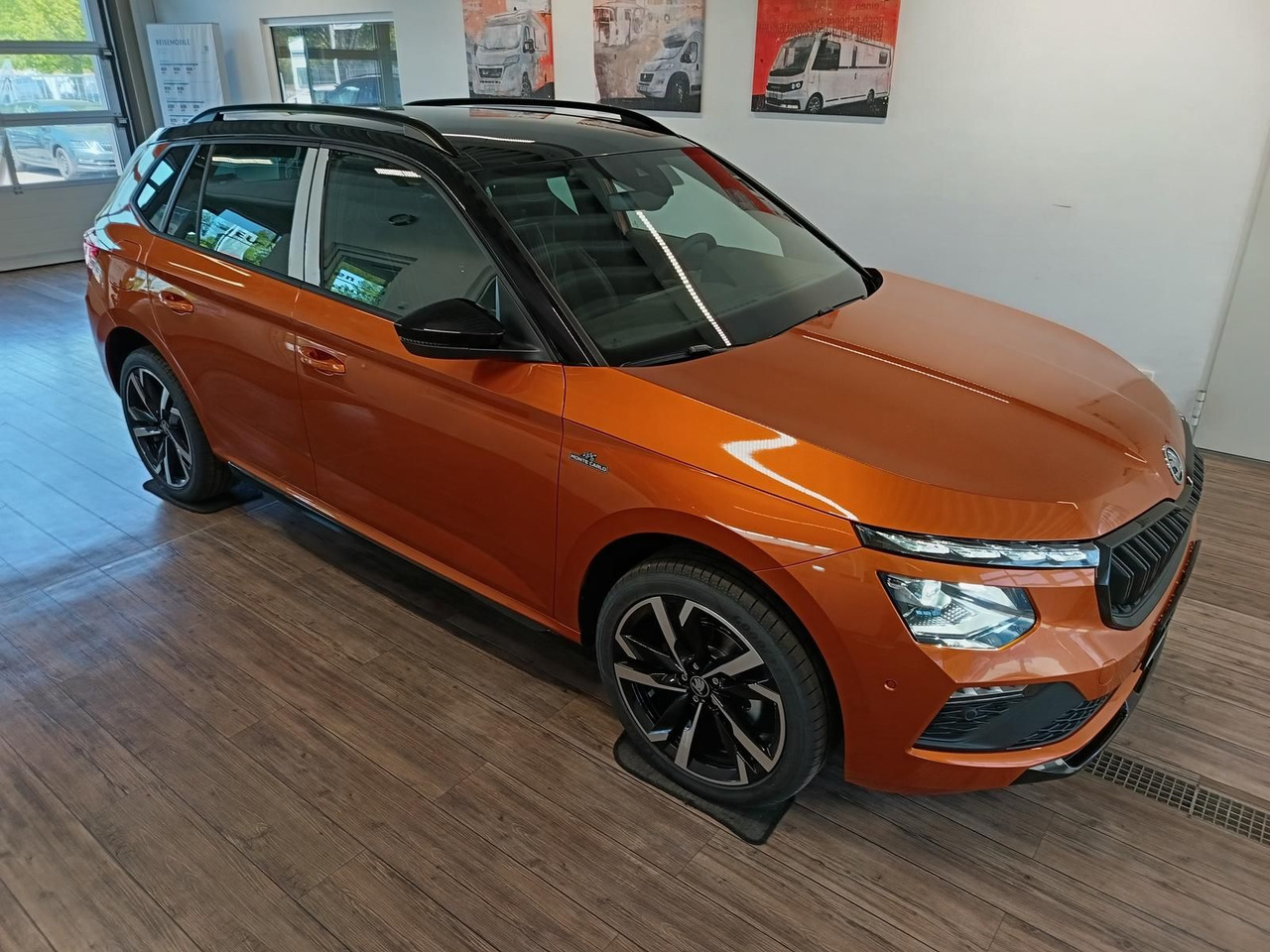 Skoda Kamiq Monte Carlo 1,5 TSI DSG*PANO*AHK*5J.GARANT - Внедорожник: фото 3 Skoda Kamiq Monte Carlo 1,5 TSI DSG*PANO*AHK*5J.GARANT - Внедорожник: фото 3