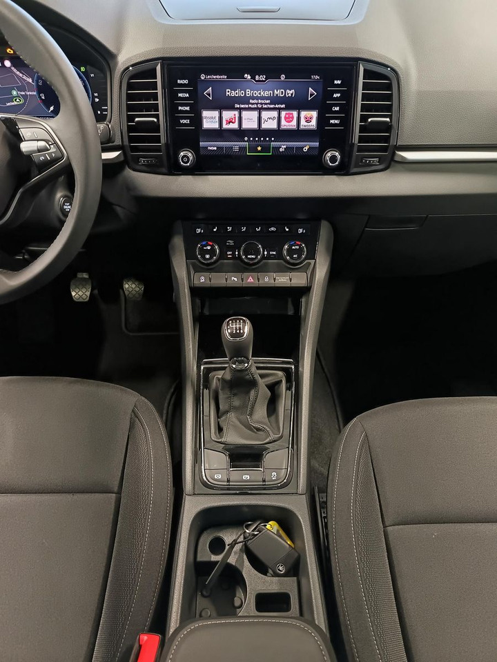 Внедорожник Skoda Karoq Selection 1,5TSI*NAVI*AHK-VORBER*LED*R-KAM: фото 10