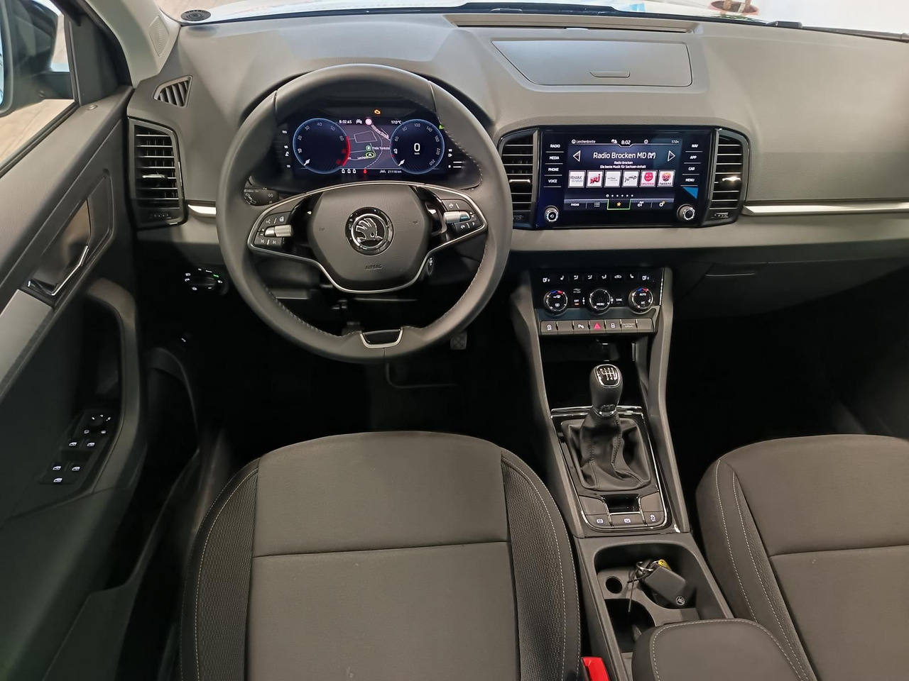 Внедорожник Skoda Karoq Selection 1,5TSI*NAVI*AHK-VORBER*LED*R-KAM: фото 7