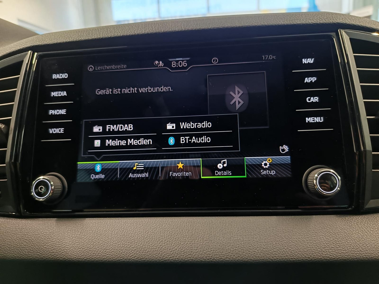 Внедорожник Skoda Karoq Selection 1,5TSI*NAVI*AHK-VORBER*LED*R-KAM: фото 14