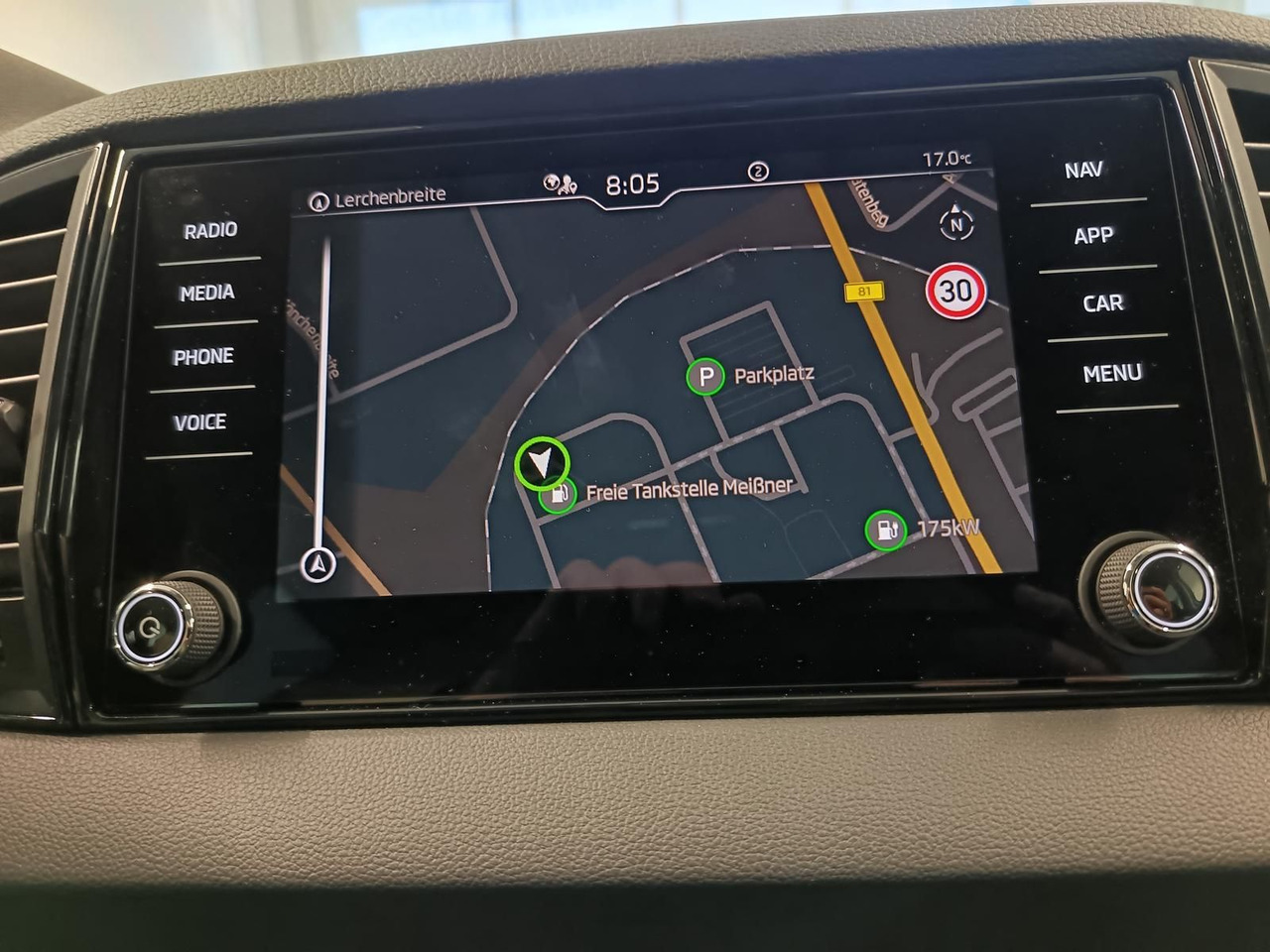 Внедорожник Skoda Karoq Selection 1,5TSI*NAVI*AHK-VORBER*LED*R-KAM: фото 12