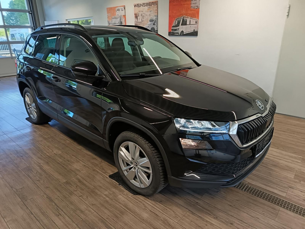 Skoda Karoq Selection 1,5TSI*NAVI*AHK-VORBER*LED*R-KAM - Внедорожник: фото 3 Skoda Karoq Selection 1,5TSI*NAVI*AHK-VORBER*LED*R-KAM - Внедорожник: фото 3