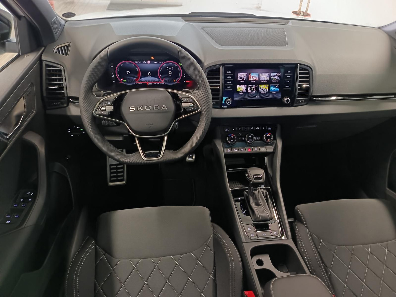 Внедорожник Skoda Karoq Sportline 1,5 TSI DSG*AHK*PSD*STD.HZG*NAVI: фото 7