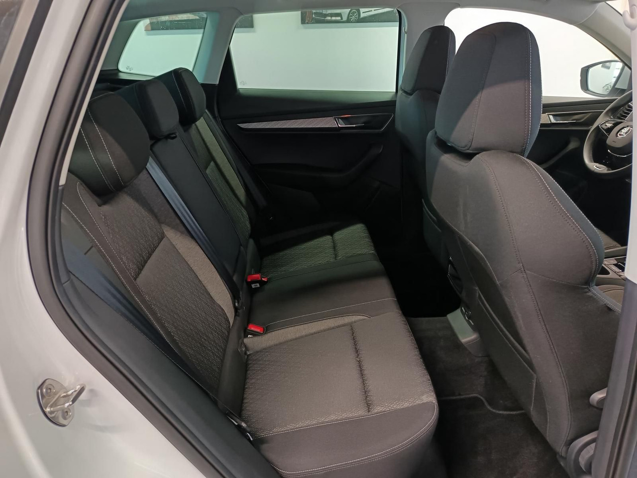 Внедорожник Skoda Karoq Style 1,5TSI DSG*AHK-VORBER*NAVI*LED*R-KAM: фото 19