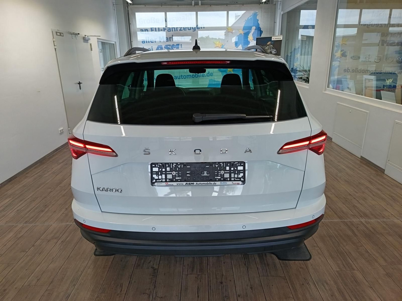 Skoda Karoq Style 1,5TSI DSG*AHK-VORBER*NAVI*LED*R-KAM - Внедорожник: фото 5 Skoda Karoq Style 1,5TSI DSG*AHK-VORBER*NAVI*LED*R-KAM - Внедорожник: фото 5
