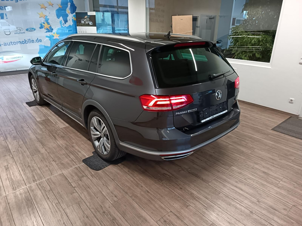 Volkswagen Passat Alltrack 2,0TDI DSG 4x4*360°*NAVI*ACC*LED - Универсал: фото 4 Volkswagen Passat Alltrack 2,0TDI DSG 4x4*360°*NAVI*ACC*LED - Универсал: фото 4