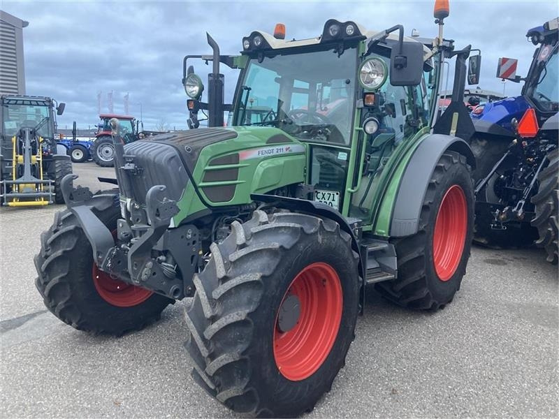Fendt 211 Vario TMS - Трактор: фото 2 Fendt 211 Vario TMS - Трактор: фото 2