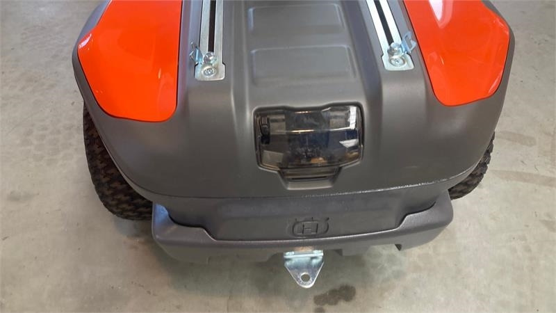 Husqvarna R200IX AWD Elektrisk - Газонокосилка: фото 5 Husqvarna R200IX AWD Elektrisk - Газонокосилка: фото 5