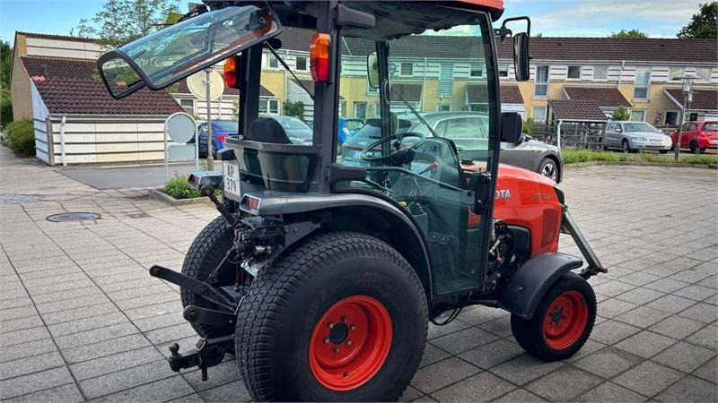 Коммунальный трактор Kubota STW37 Kompakttraktor: фото 1