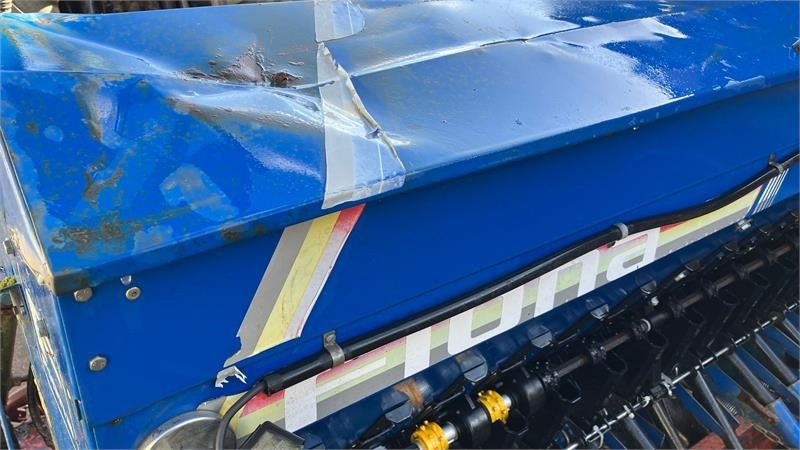 Kuhn HR 3001 M med Fiona Apollo - Посевной комплекс: фото 5 Kuhn HR 3001 M med Fiona Apollo - Посевной комплекс: фото 5