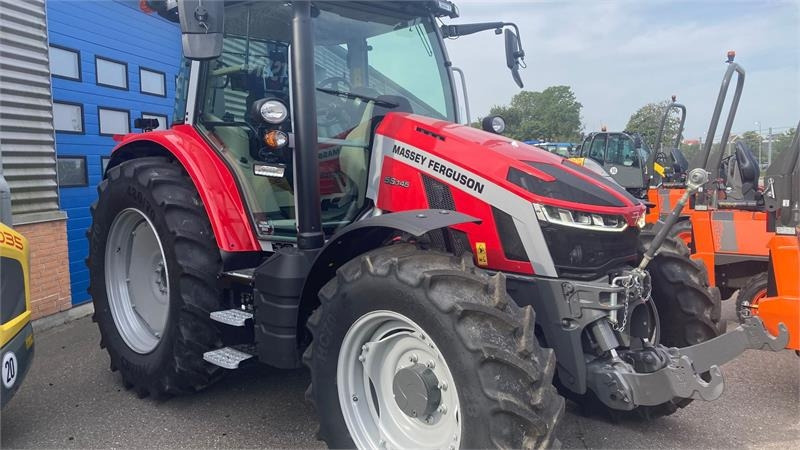 Massey Ferguson 5S.145 Exclusive Dyna-6 Exclusive - Трактор: фото 1 Massey Ferguson 5S.145 Exclusive Dyna-6 Exclusive - Трактор: фото 1