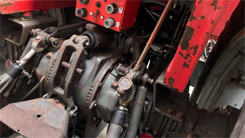 Massey Ferguson 699  - Трактор: фото 3 Massey Ferguson 699  - Трактор: фото 3