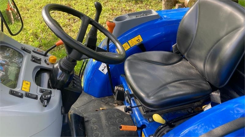 New Holland Boomer 55 - Коммунальный трактор: фото 4 New Holland Boomer 55 - Коммунальный трактор: фото 4