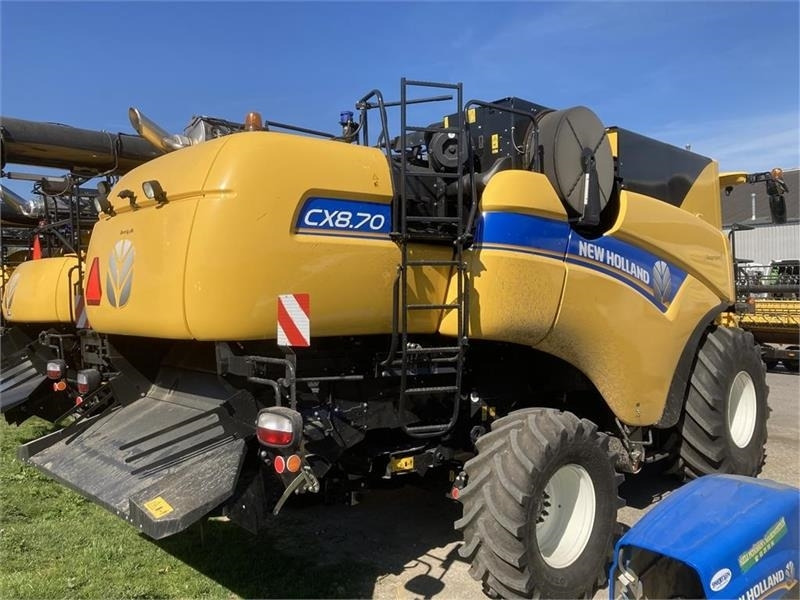 New Holland CX 8.70 SLH - Зерноуборочный комбайн: фото 2 New Holland CX 8.70 SLH - Зерноуборочный комбайн: фото 2
