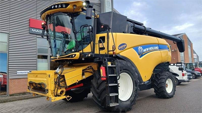 New Holland CX8.90 SLH - Зерноуборочный комбайн: фото 2 New Holland CX8.90 SLH - Зерноуборочный комбайн: фото 2