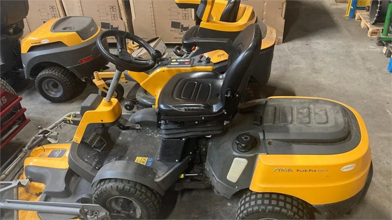 Stiga Park Pro 540IX 4WD 125 Combi Pro el.  - Газонокосилка: фото 1 Stiga Park Pro 540IX 4WD 125 Combi Pro el.  - Газонокосилка: фото 1