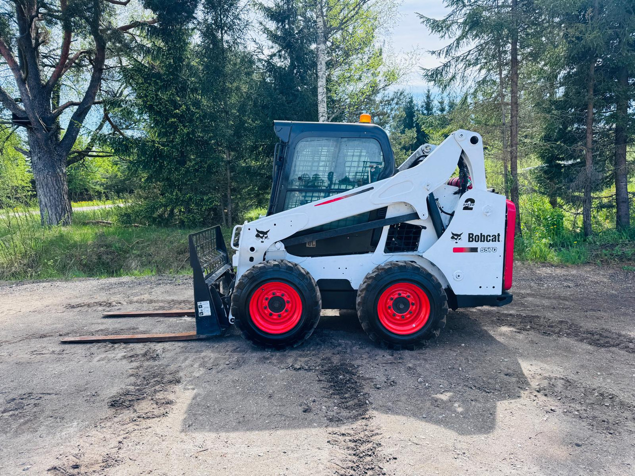 BOBCAT S570 - Мини-погрузчик с бортовым поворотом: фото 2 BOBCAT S570 - Мини-погрузчик с бортовым поворотом: фото 2