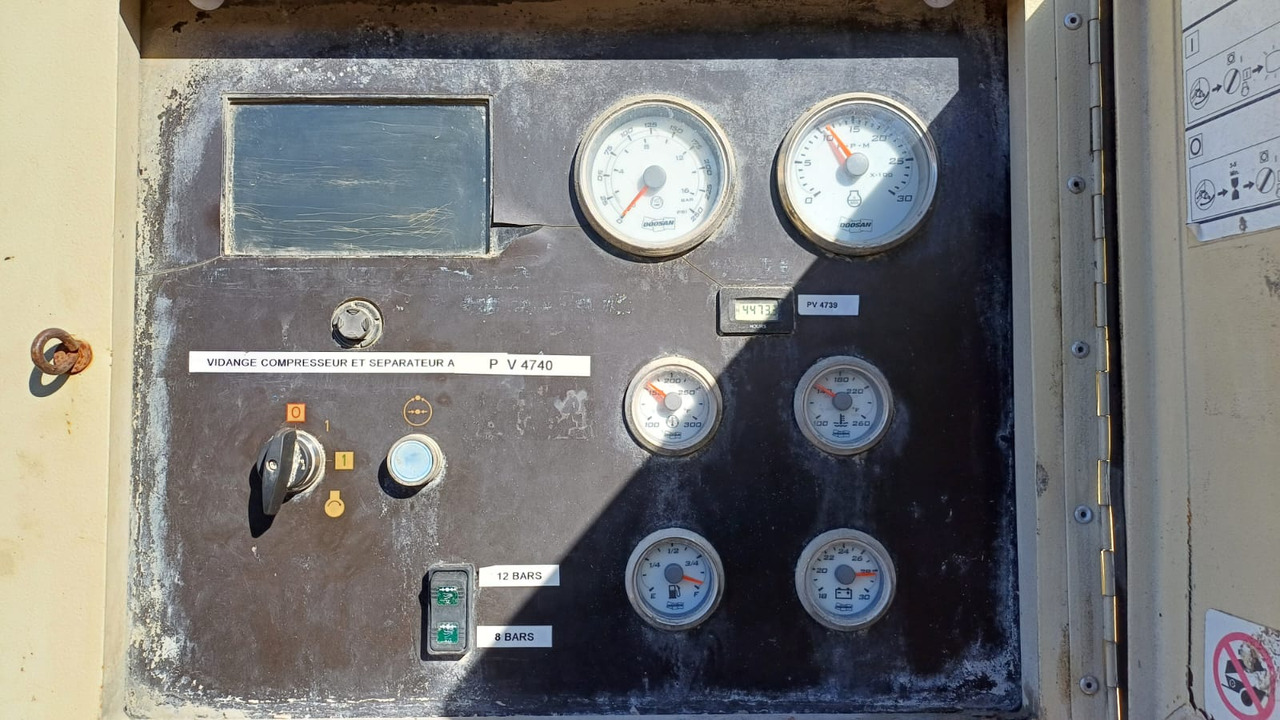 DOOSAN 12250 - Воздушный компрессор: фото 5 DOOSAN 12250 - Воздушный компрессор: фото 5