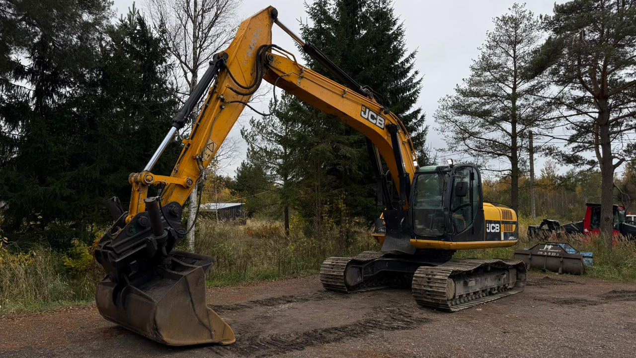 JCB JS210LC - Гусеничный экскаватор: фото 1 JCB JS210LC - Гусеничный экскаватор: фото 1