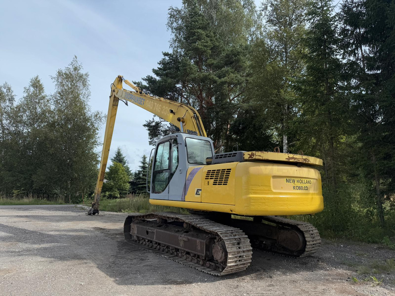 New Holland E 215 - Гусеничный экскаватор: фото 3 New Holland E 215 - Гусеничный экскаватор: фото 3