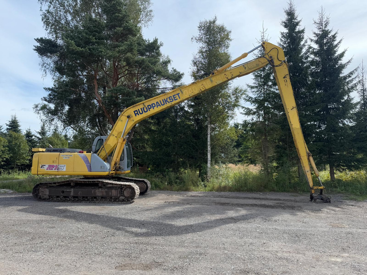 New Holland E 215 - Гусеничный экскаватор: фото 5 New Holland E 215 - Гусеничный экскаватор: фото 5