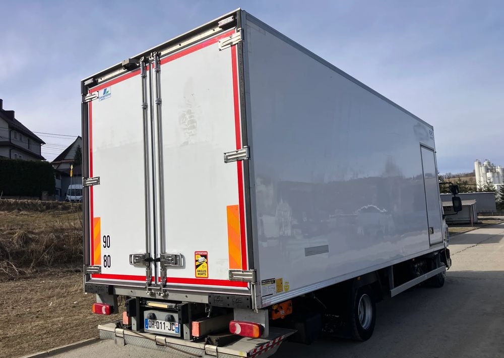 DAF Daf LF 12.210 chłodnia multi temperatura 16 palet - Рефрижератор: фото 3 DAF Daf LF 12.210 chłodnia multi temperatura 16 palet - Рефрижератор: фото 3