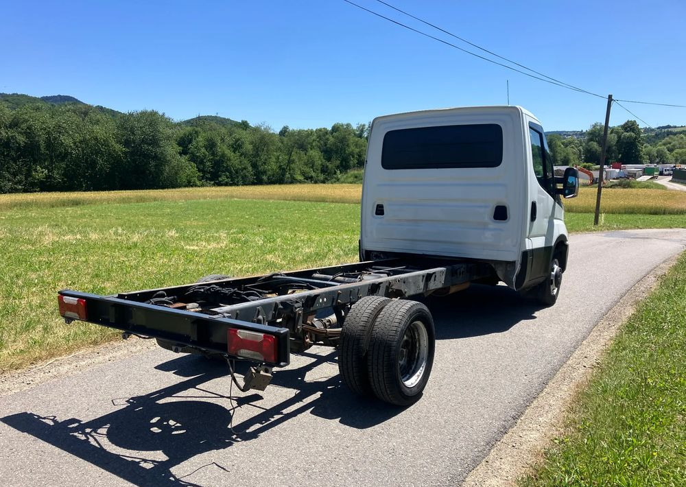 Iveco DAILY 35C13 ramo do zabudowy kiper wywrotka - Грузовик-шасси: фото 3 Iveco DAILY 35C13 ramo do zabudowy kiper wywrotka - Грузовик-шасси: фото 3
