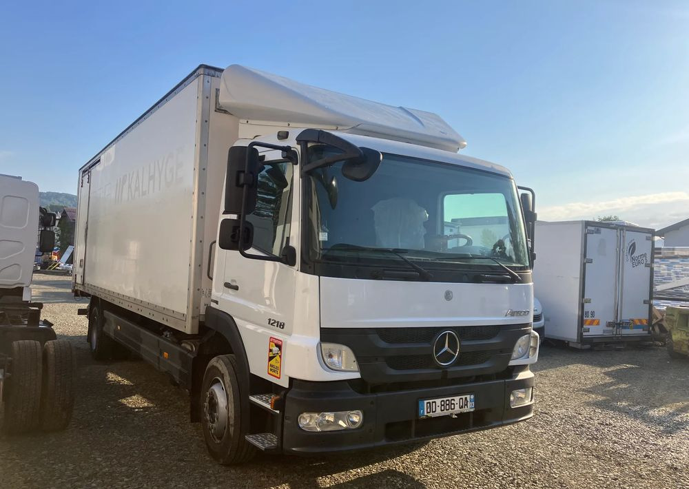 Mercedes-Benz Atego 1218 kurierka kontener - Грузовик с закрытым кузовом: фото 1 Mercedes-Benz Atego 1218 kurierka kontener - Грузовик с закрытым кузовом: фото 1