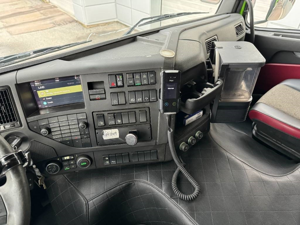 Volvo FM 8*4 - Самосвал: фото 3 Volvo FM 8*4 - Самосвал: фото 3