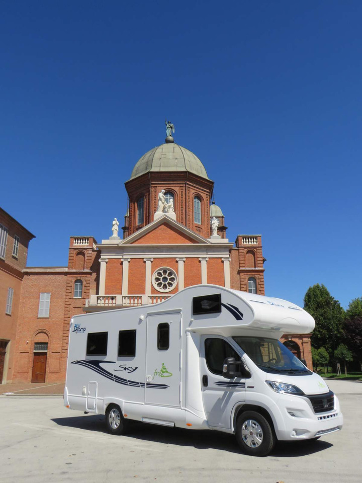 Fiat Ducato RETRACTABLE PLATFORM (300KG CAPACITY) - Альковный автодом: фото 4 Fiat Ducato RETRACTABLE PLATFORM (300KG CAPACITY) - Альковный автодом: фото 4