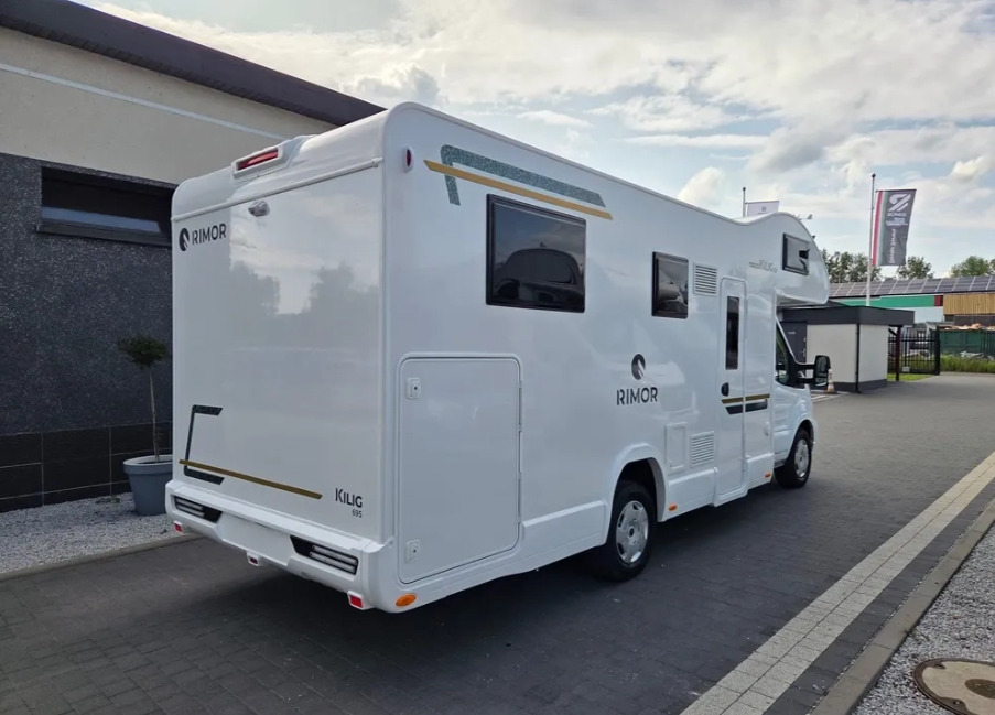 RIMOR Rimor KILIG 695 NEW Retrofitted 5-Passenger Winterized Camera Navigation - Кастенваген: фото 3 RIMOR Rimor KILIG 695 NEW Retrofitted 5-Passenger Winterized Camera Navigation - Кастенваген: фото 3