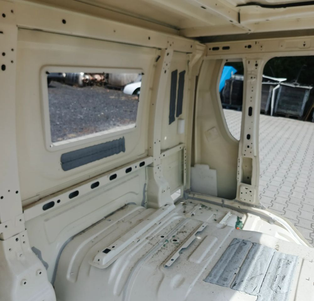 Кабина для Грузовиков KABINA SCANIA P NGT: фото 7