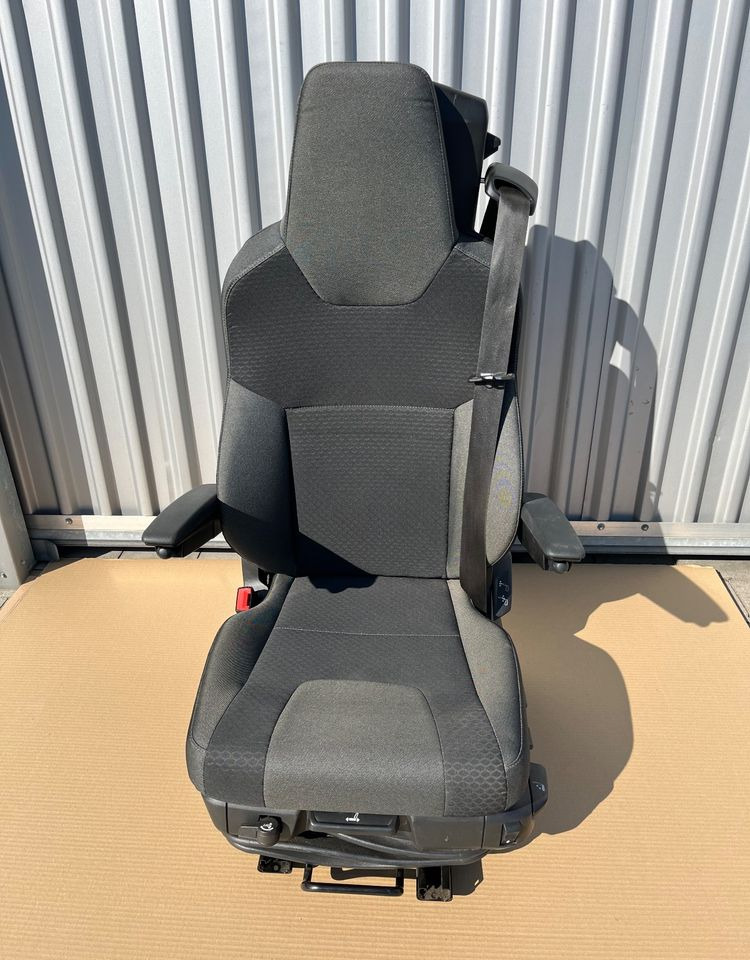 NOWY Fotel kierowcy MAN TG3 TGX nowy model siedzenie lewe - Сиденье для Грузовиков: фото 1 NOWY Fotel kierowcy MAN TG3 TGX nowy model siedzenie lewe - Сиденье для Грузовиков: фото 1