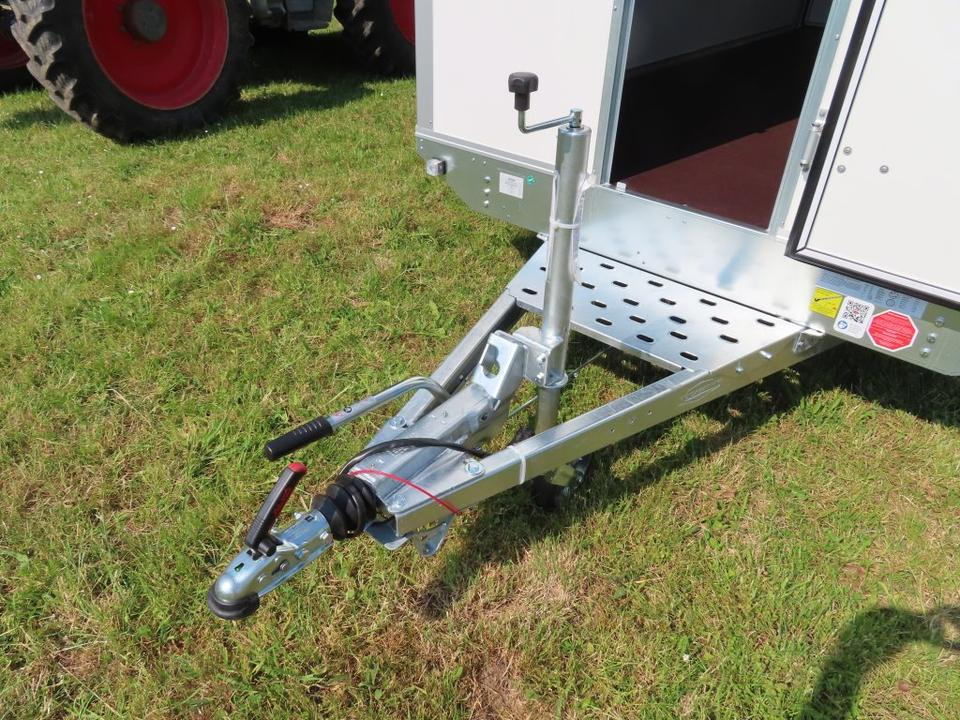 Böckmann PKW-Anhänger Kofferanhänger KH 4121/27 F 2,7t Tür - Прицеп-фургон: фото 4 Böckmann PKW-Anhänger Kofferanhänger KH 4121/27 F 2,7t Tür - Прицеп-фургон: фото 4