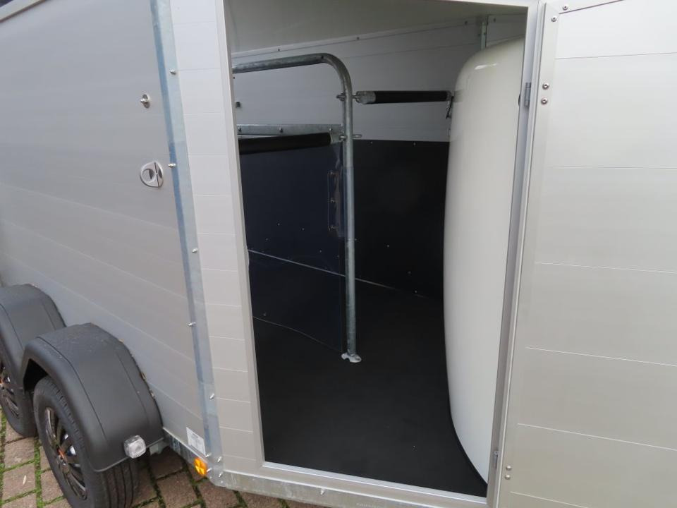 Böckmann Pferdeanhänger, Champion, Esprit, Sattelkammer, 100 km/h - Прицеп-коневоз: фото 4 Böckmann Pferdeanhänger, Champion, Esprit, Sattelkammer, 100 km/h - Прицеп-коневоз: фото 4